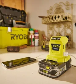Outlet Adattatore a batteria con usb 