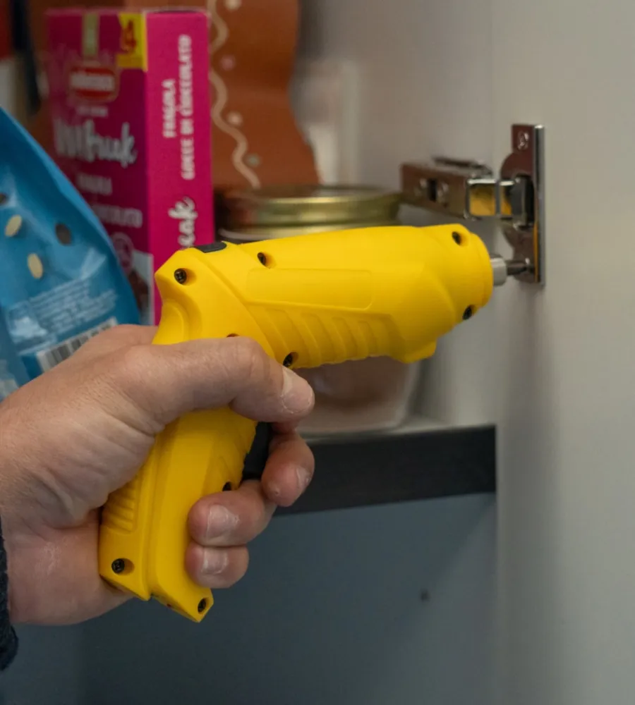 Trapani E Avvitatori- Avvitatore a batteria "professional" con valigetta e kit 46 accessori