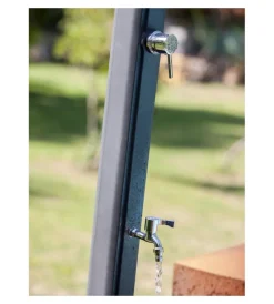 Hot Doccia solare per giardino gre in resina con lavapiedi 25 l - cod. ssr25 Piscine