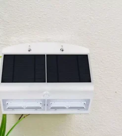 Illuminazione Per Esterno|Lampada led solare a muro da esterno vtac bianco 4000k