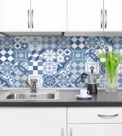 Decorazione Pareti- Paraschizzi adesivo da cucina fantasia "cementine azzurre", 190x60 cm