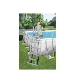 Sale Piscina fuori terra con struttura rettangolare 