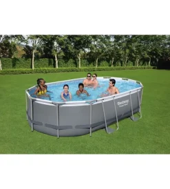 Hot Piscina fuori terra con struttura ovale
