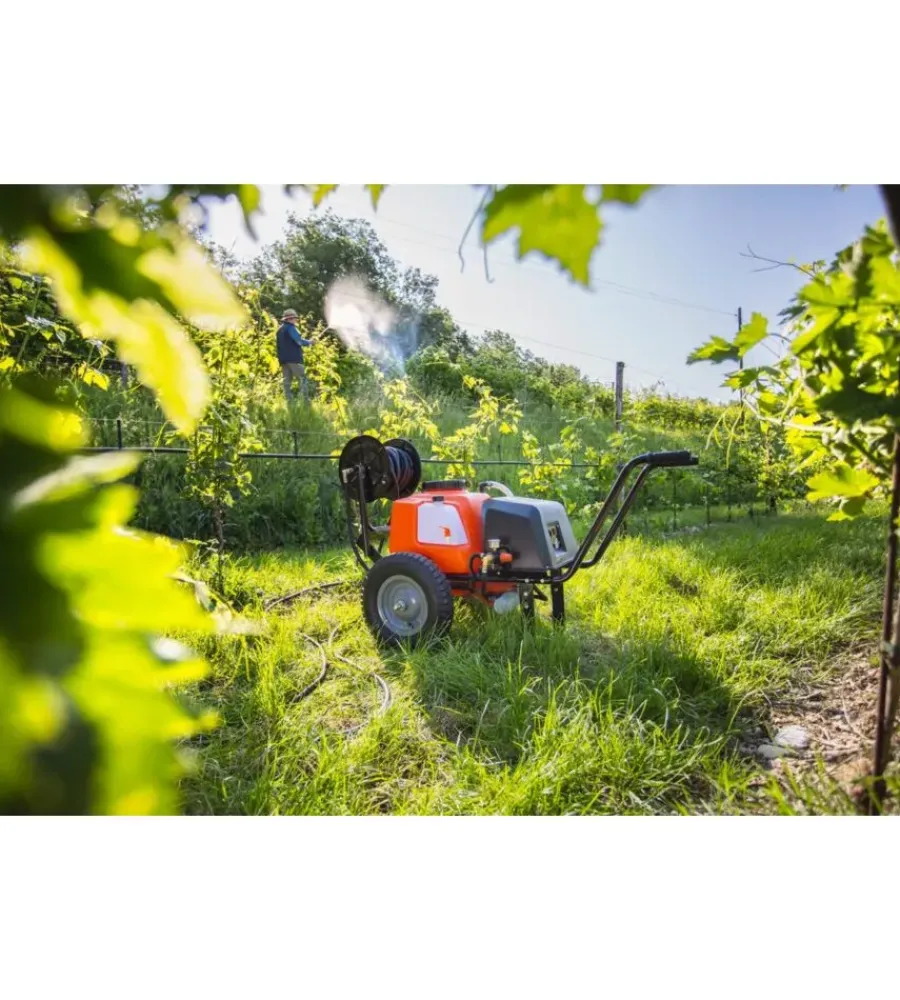 Stocker Attrezzatura Giardinaggio|Pompa irroratrice a batteria carrellata stoker "301" 40l 10 bar 12v 36ah