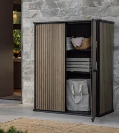 Outlet Portattrezzi multiuso "vertical shed venetian" in resina effetto legno 140x73,6x170,4 cm Contenitori Da Esterno