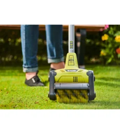 Attrezzatura Giardinaggio-Ryobi Rullo per prato sintetico 