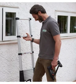 Trabatelli E Scale Professionali-Ribimex Scala telescopica allungabile in alluminio da 9 gradini con altezza massima di 263 cm - .