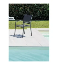 Mobili Da Giardino E Accessori- Sedia da esterno con braccioli solaria "zara" in alluminio antracite 54x57x89 cm
