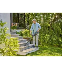Gardena Attrezzatura Giardinaggio|Spazzola multifunzione a batteria 